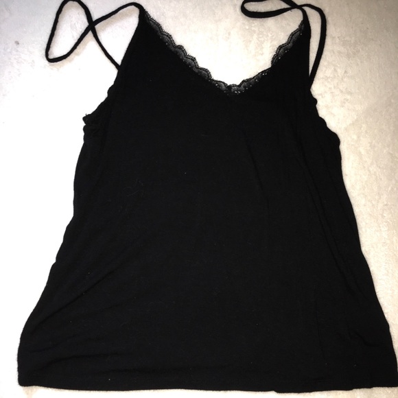 Black stretchy cami w/ lace trim 🌼 - Picture 3 of 7